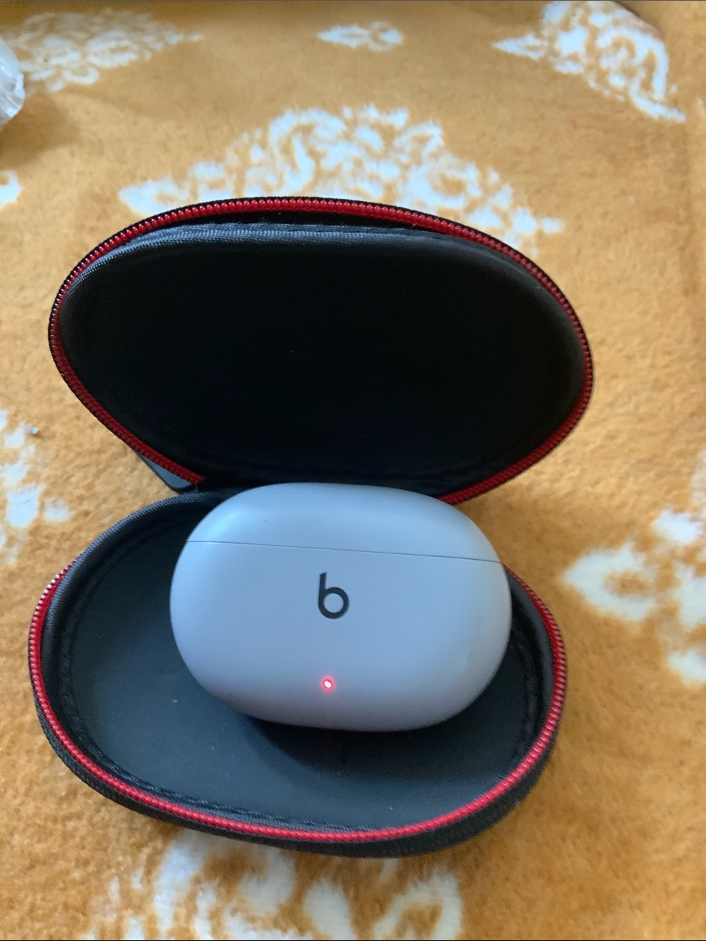 Beats by Dre Studio Buds True Wireless Earbuds with USB C. Charging cable.Gray
